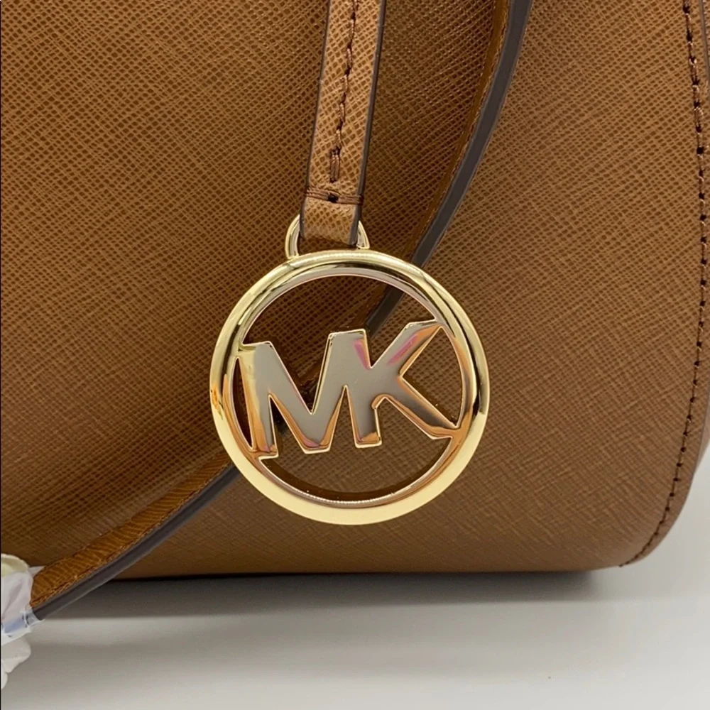 MICHAEL KORS LG CHAIN SHOULDER TOTE  LUGGAGE